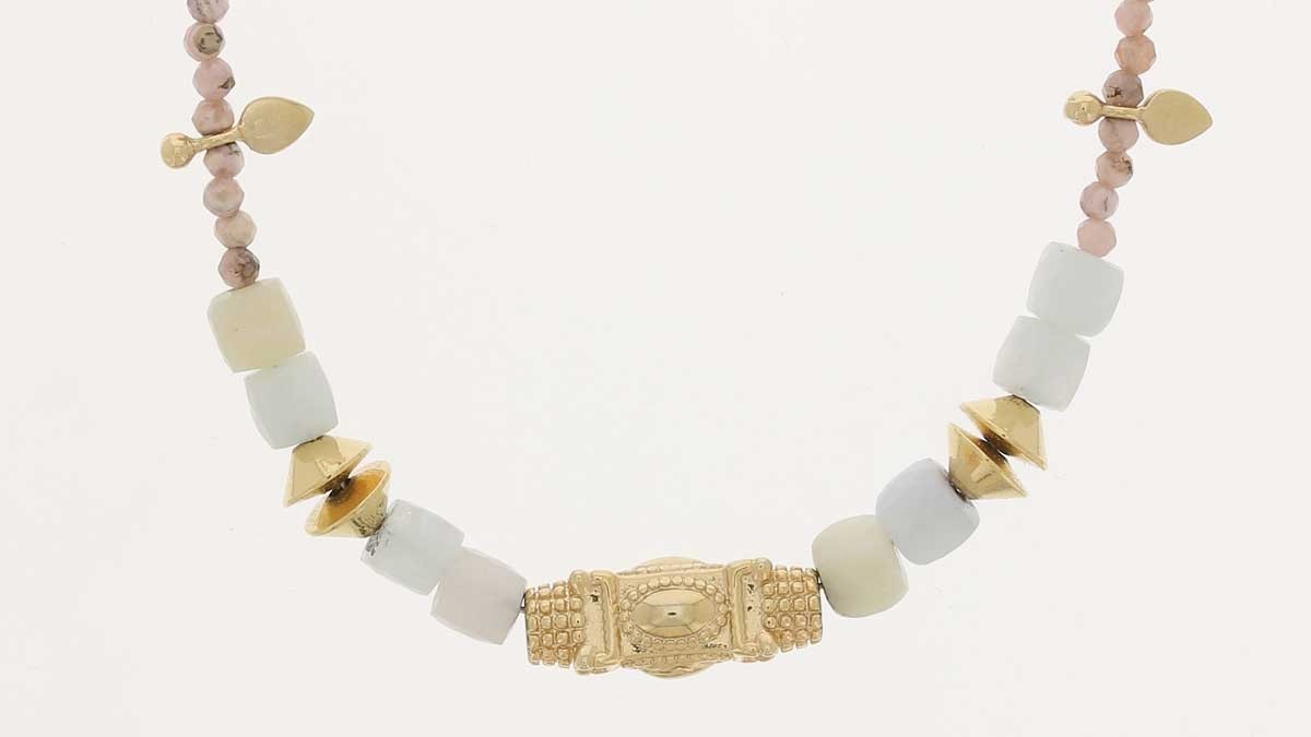 Collier bohème chic avec perles en pierre naturelle & Plaqué Or : Etape 3