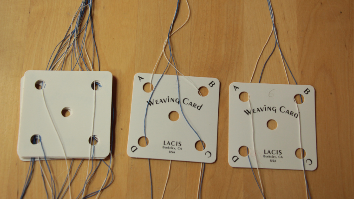 DIY Bracelet débutant en tissage aux cartes : Etape 3