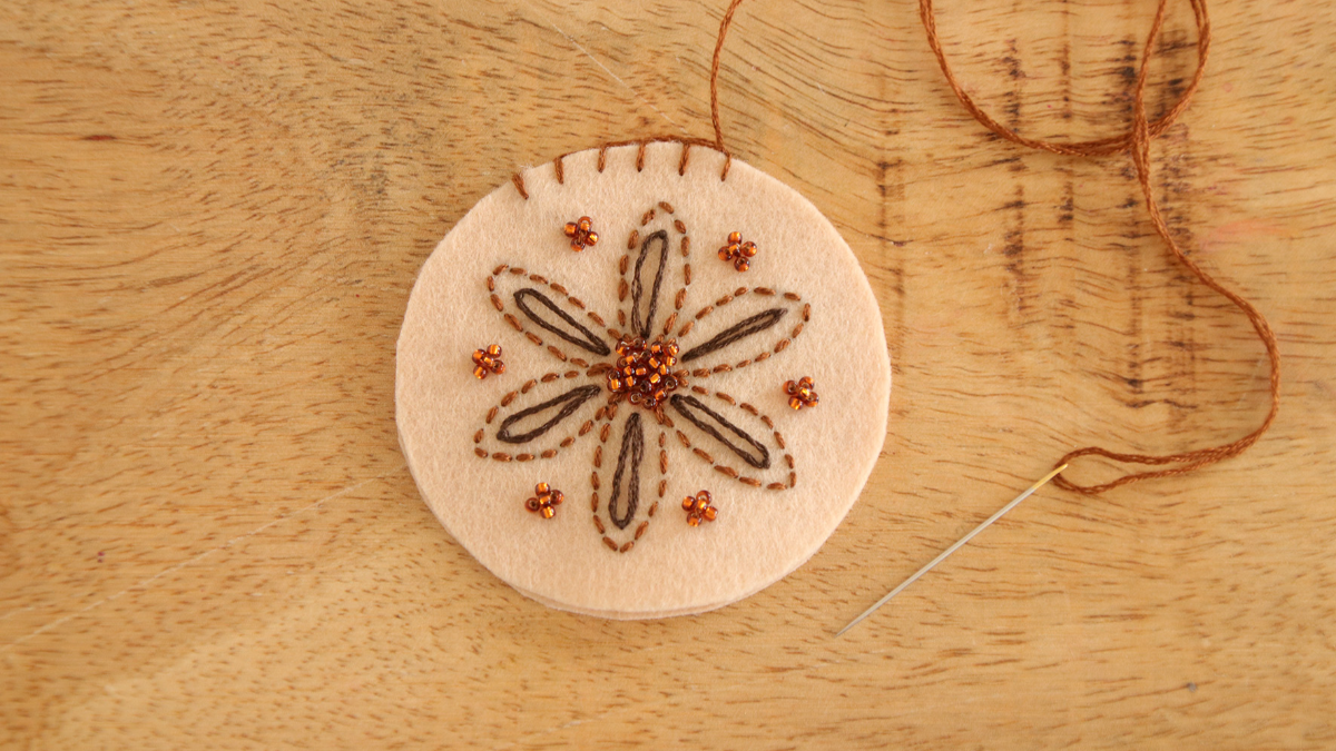 Patron feutrine Noël Déco de Sapin Senteurs de Noël : Etape 11