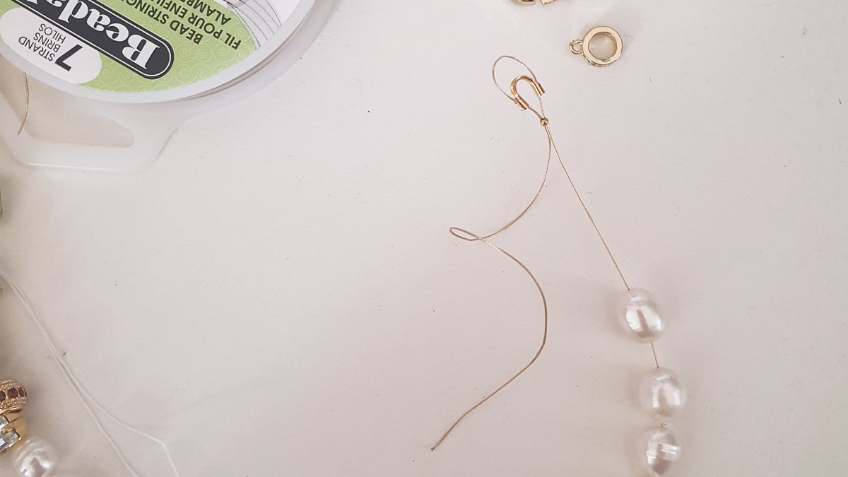 Collier de soirée pour femme avec cristaux Aurora : Etape 2