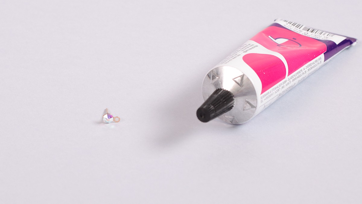 Tuto Boucles d'oreilles pendantes chaines dorées et coeurs PureCrystal : Etape 1