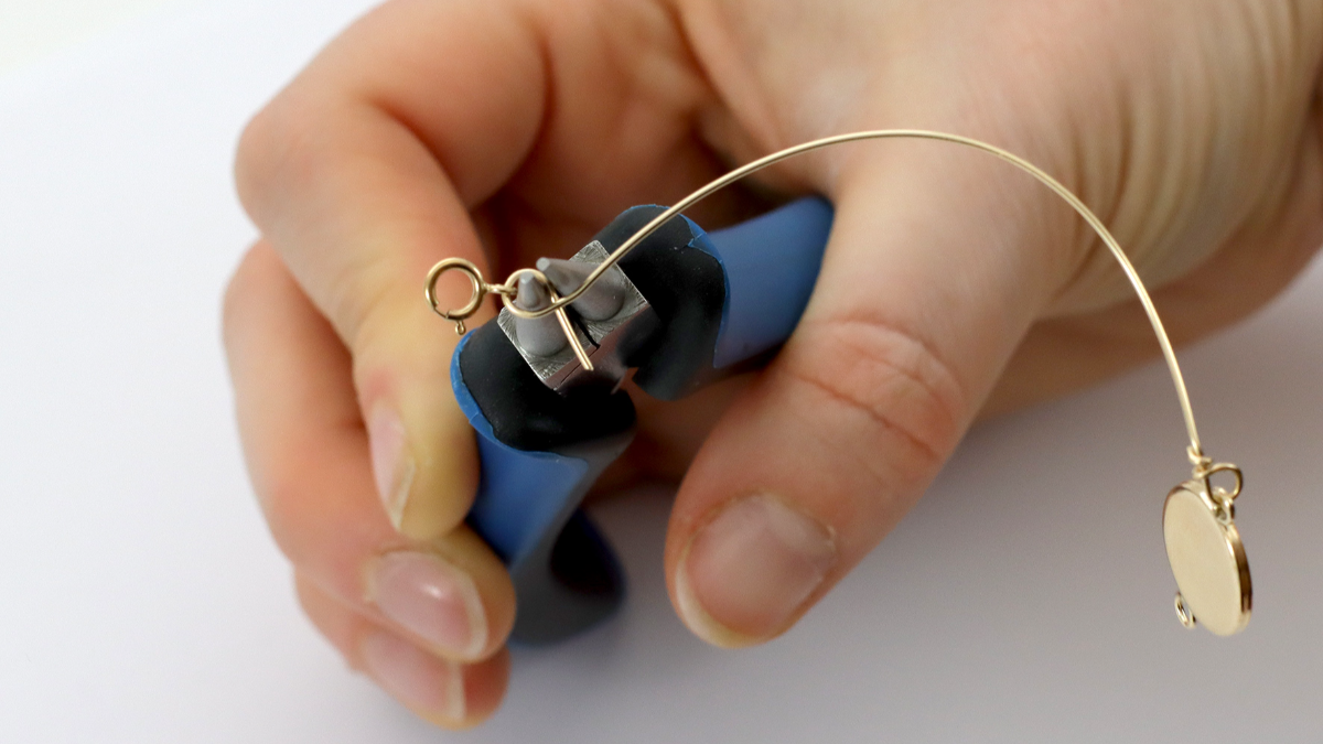 Tuto Bracelet jonc Gold Filled (or laminé) en résine noire opaque : Etape 6