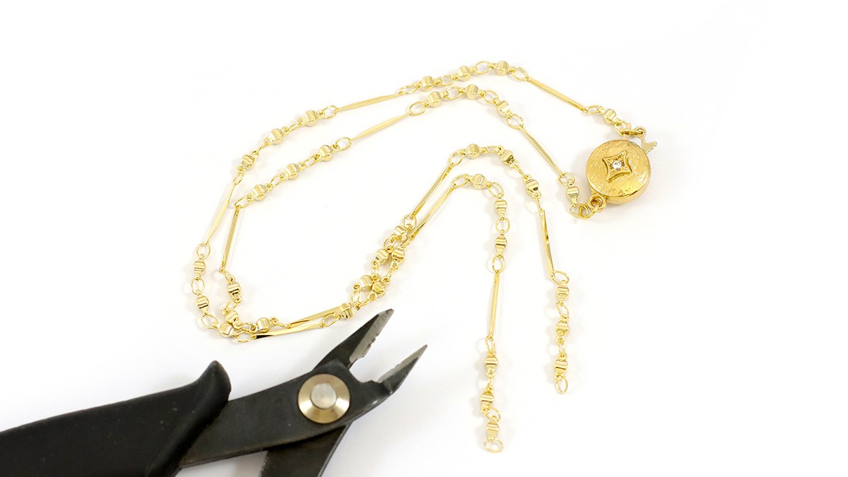 Tuto collier perles d'eau douce et pierres Sodalite et Amazonite : Etape 2