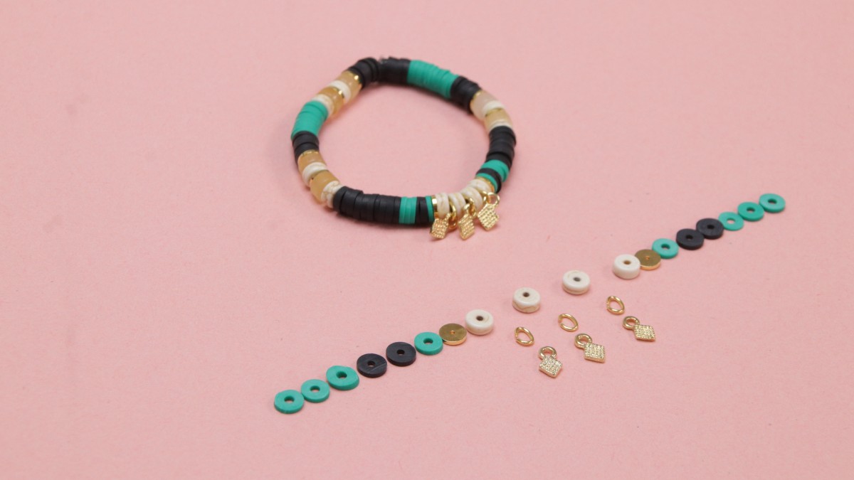 Bracelets élastiques rondelles heishi modèle Canopée : Etape 4