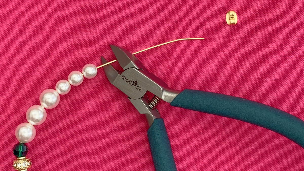 Boucles d'oreilles style baroque avec perles nacrées : Etape 4