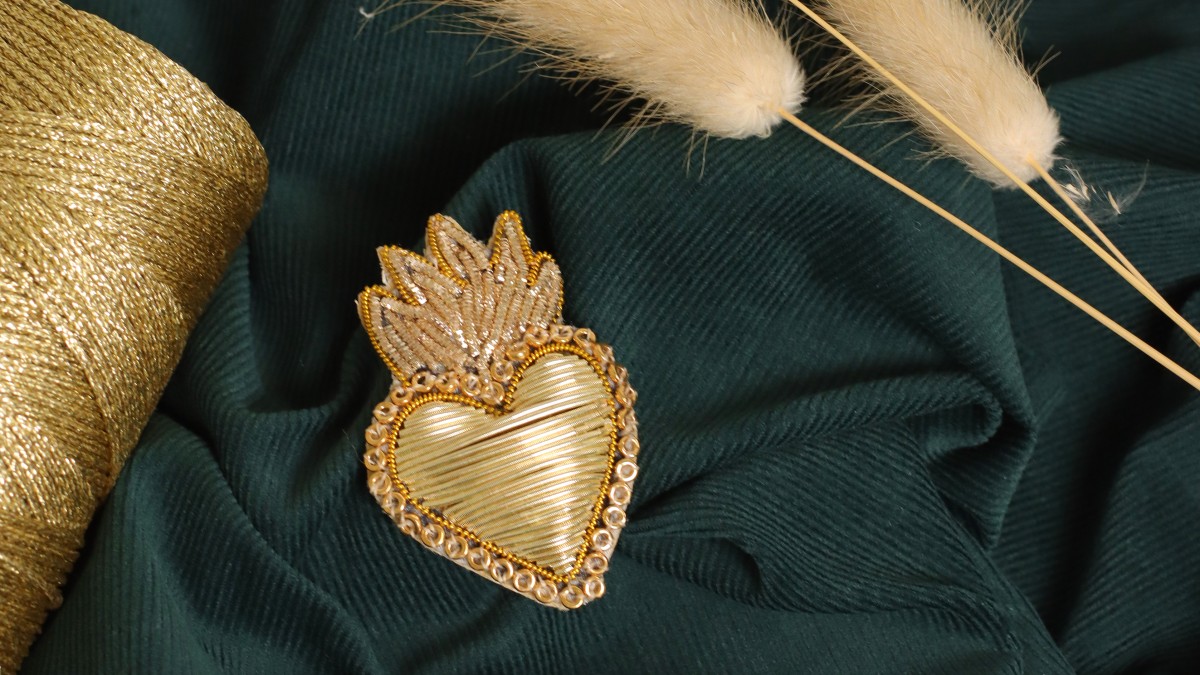 DIY broche brodée cannetille coeur ex-voto