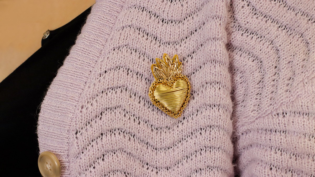 Schéma DIY broche brodée cannetille coeur ex-voto