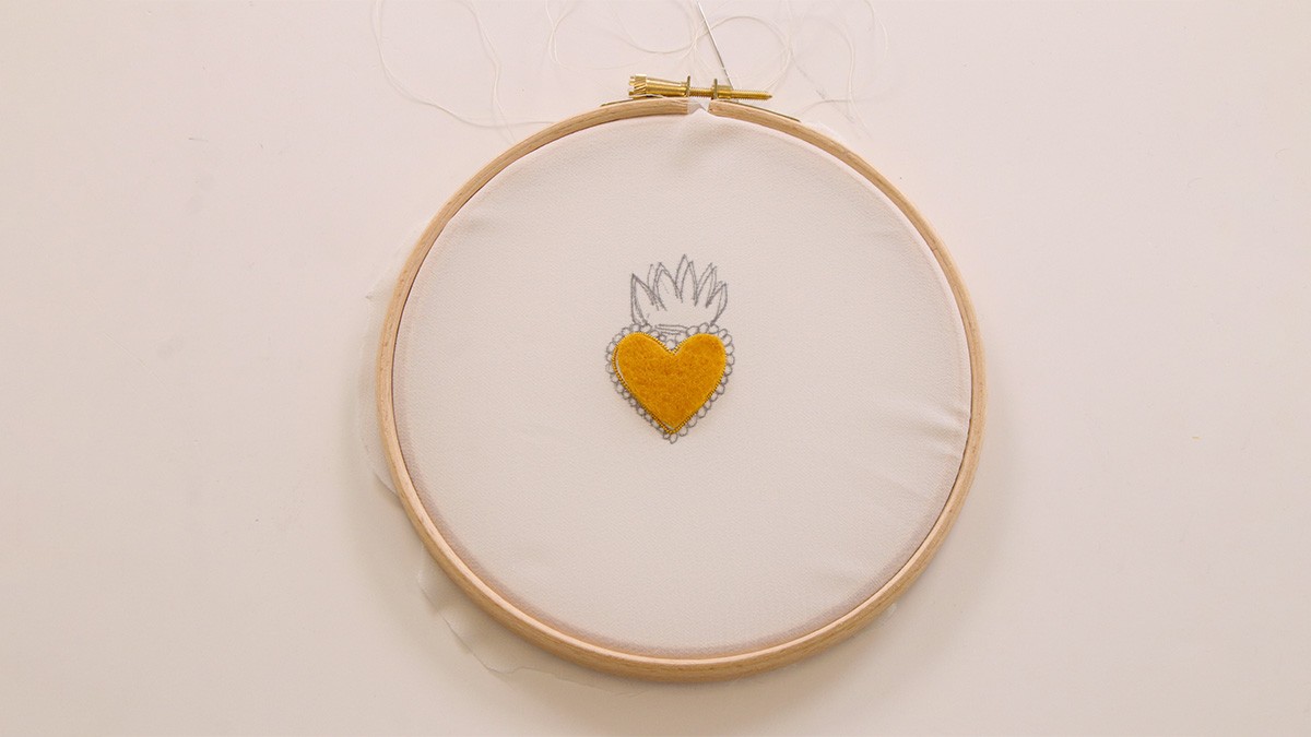 DIY broche brodée cannetille coeur ex-voto : Etape 3