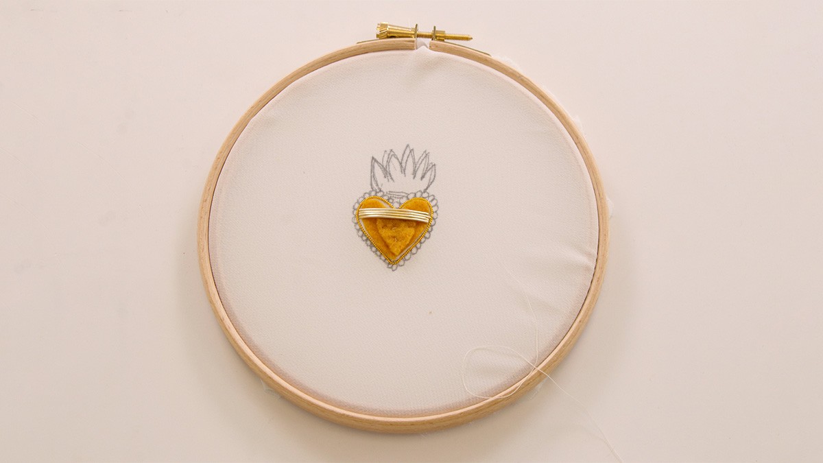 DIY broche brodée cannetille coeur ex-voto : Etape 4
