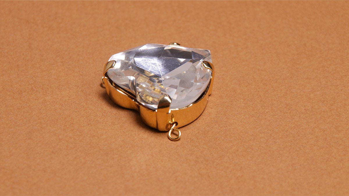 Collier pour chien DIY : Cordon en cuir et cristaux : Etape 9