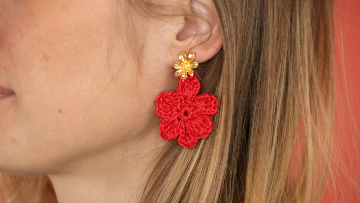 Tuto boucles d'oreilles fleurs au crochet rouges