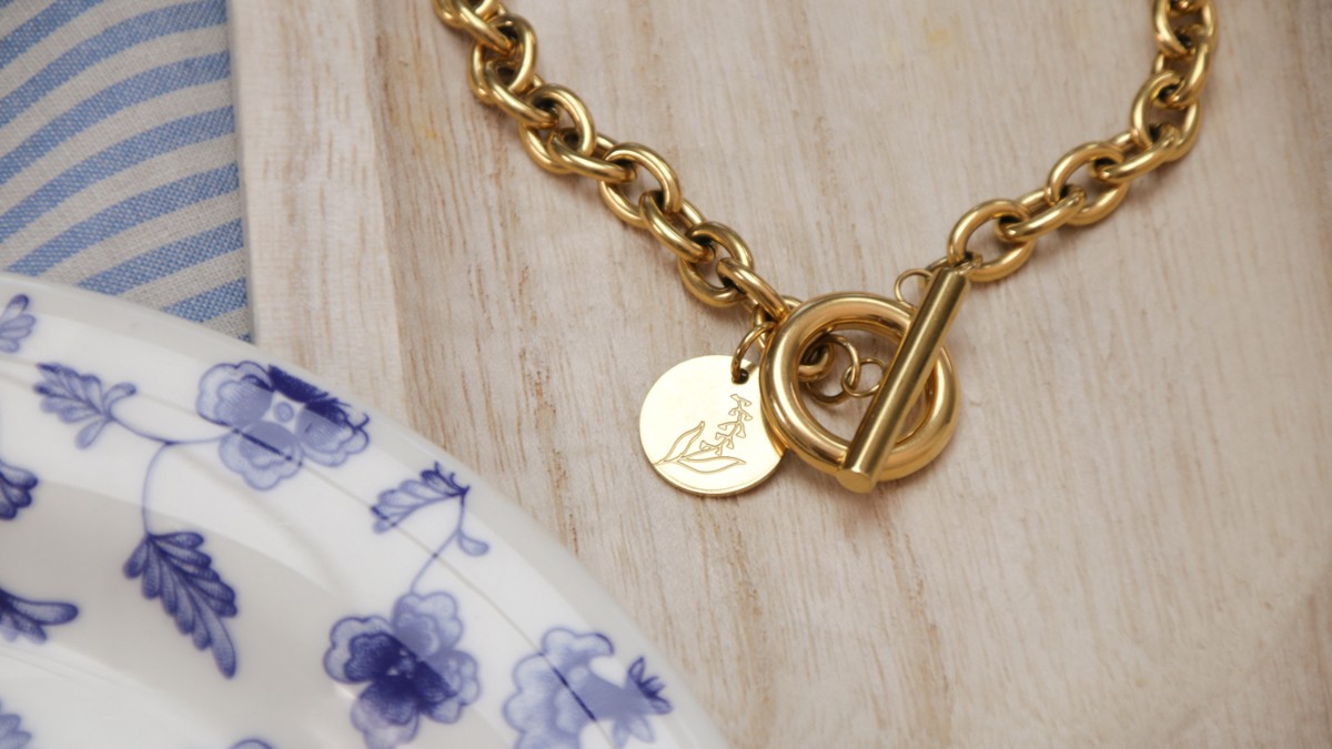 Schéma Bracelet en acier inoxydable doré avec fermoir T