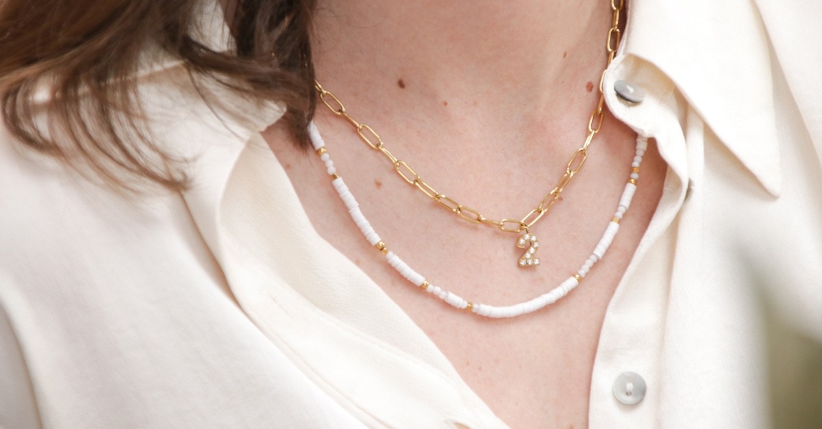 Schéma Bracelet de cheville été en acier inoxydable et mini perles Heishi