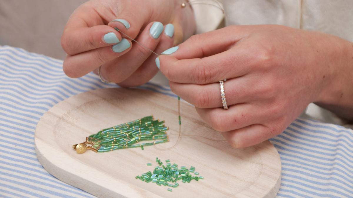 Schéma Boucles d'oreilles pendantes Bugles Miyuki en acier inox doré