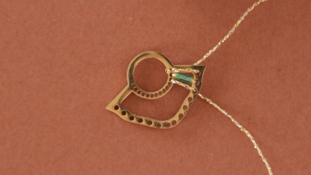 Boucles d'oreilles pendantes Bugles Miyuki en acier inox doré : Etape 2