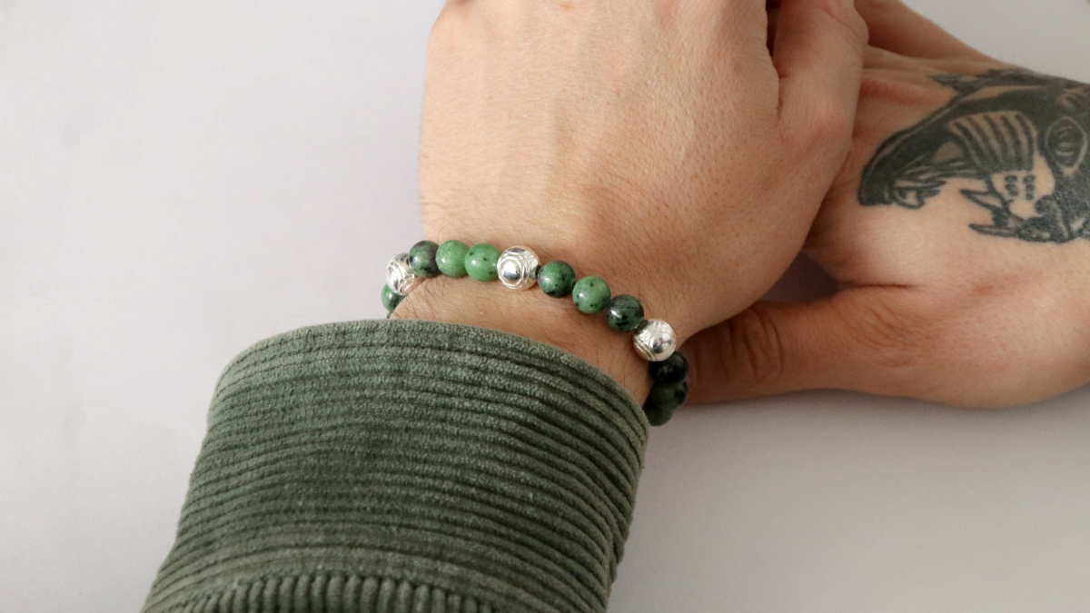 Bracelet homme avec perles boule de pétanque et rubis zoïsite