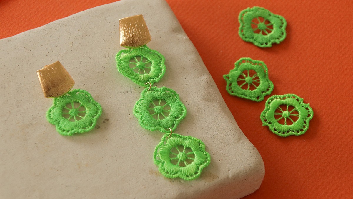 Boucles d'oreilles pendantes fleurs : Etape 3