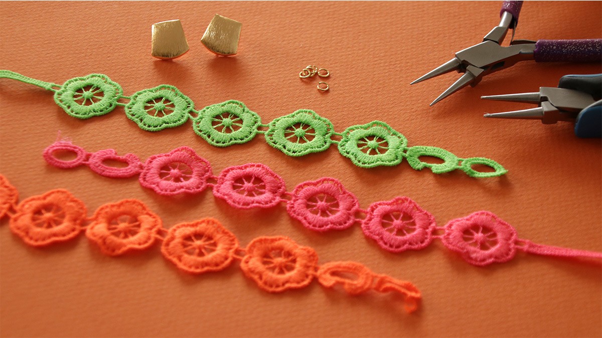 Boucles d'oreilles pendantes fleurs : Etape 1