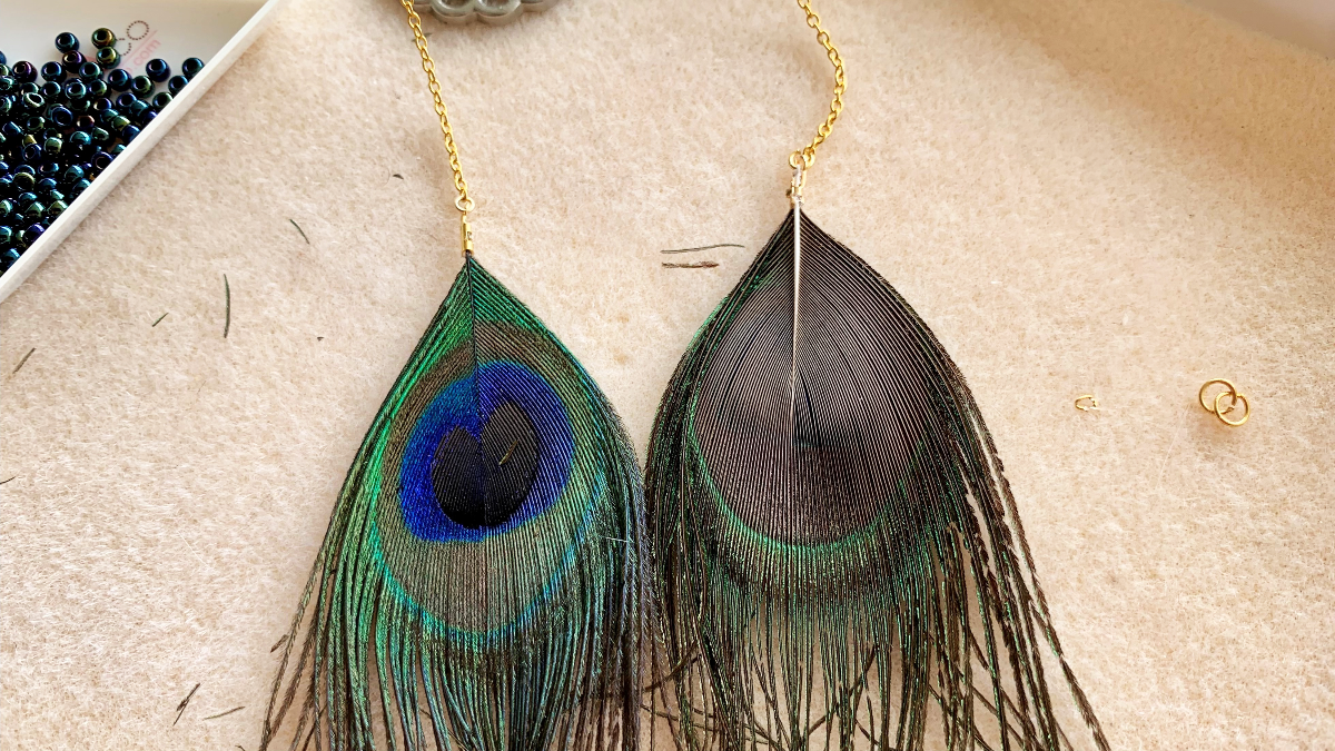 Boucles d'oreilles pendantes en tissage peyote Cellini plat effet spirale : Etape 12 Boucles d'oreilles pendantes en tissage peyote Cellini plat effet spirale : Etape 12