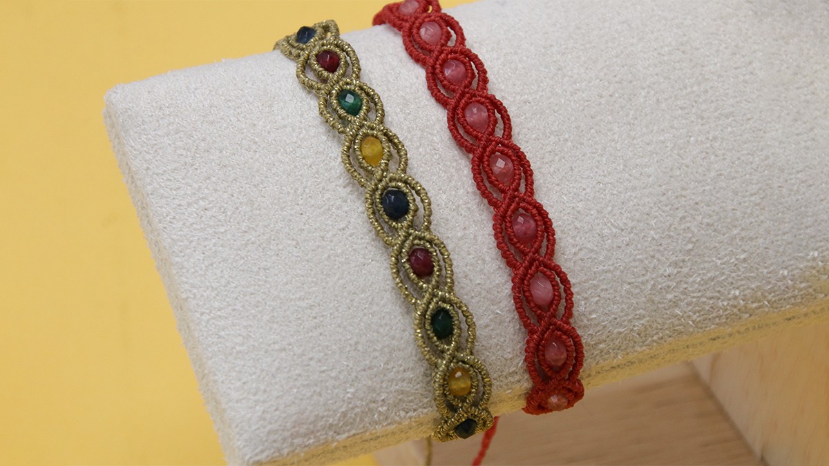 Schéma Bracelet en micro-macramé et pierres gemmes