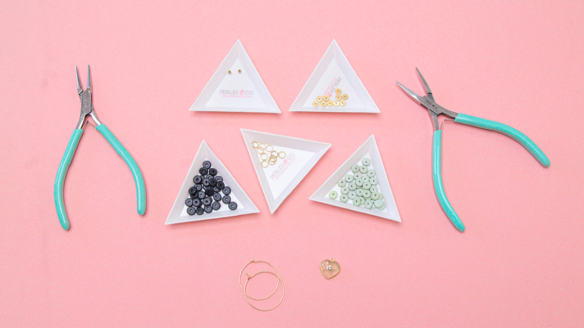 Tuto facile créoles en pierre gemme prehnite : Etape 1 Tuto facile créoles en pierre gemme prehnite : Etape 1