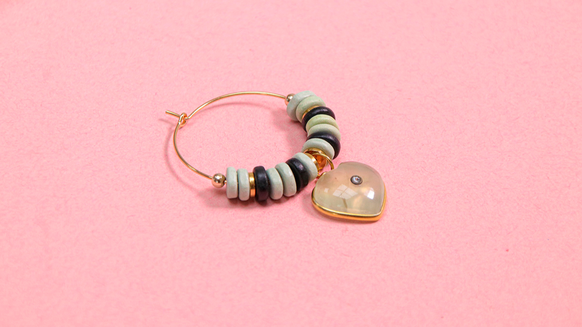 Tuto facile créoles en pierre gemme prehnite : Etape 5 Tuto facile créoles en pierre gemme prehnite : Etape 5