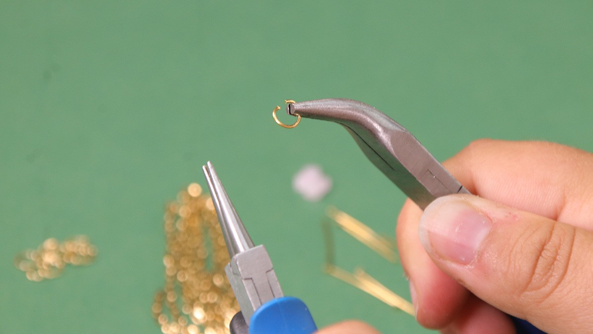 Tuto facile, boucle d’oreilles dépareillées en pierre gemme quartz : Etape 4