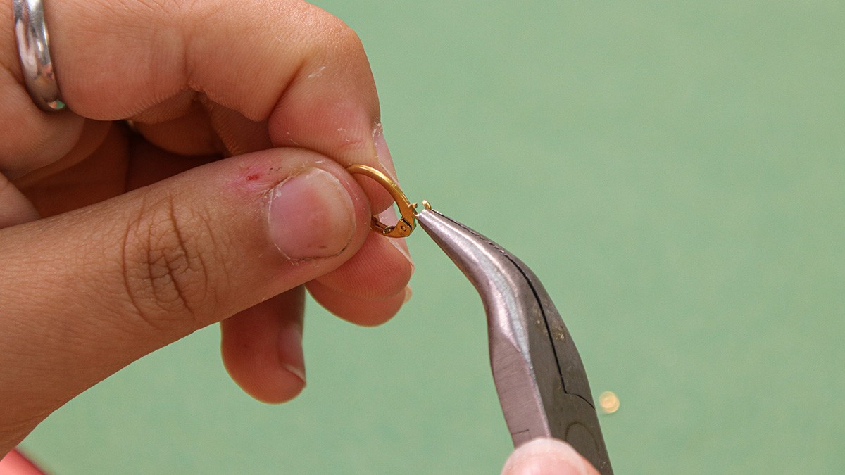 Tuto facile, boucle d’oreilles dépareillées en pierre gemme quartz : Etape 6