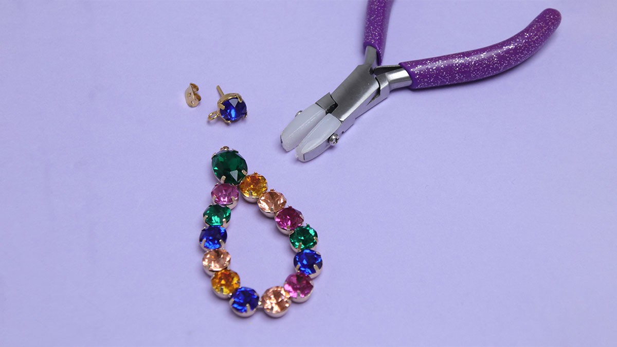 Boucles d'oreilles pendantes en cristaux Aurora : Etape 2