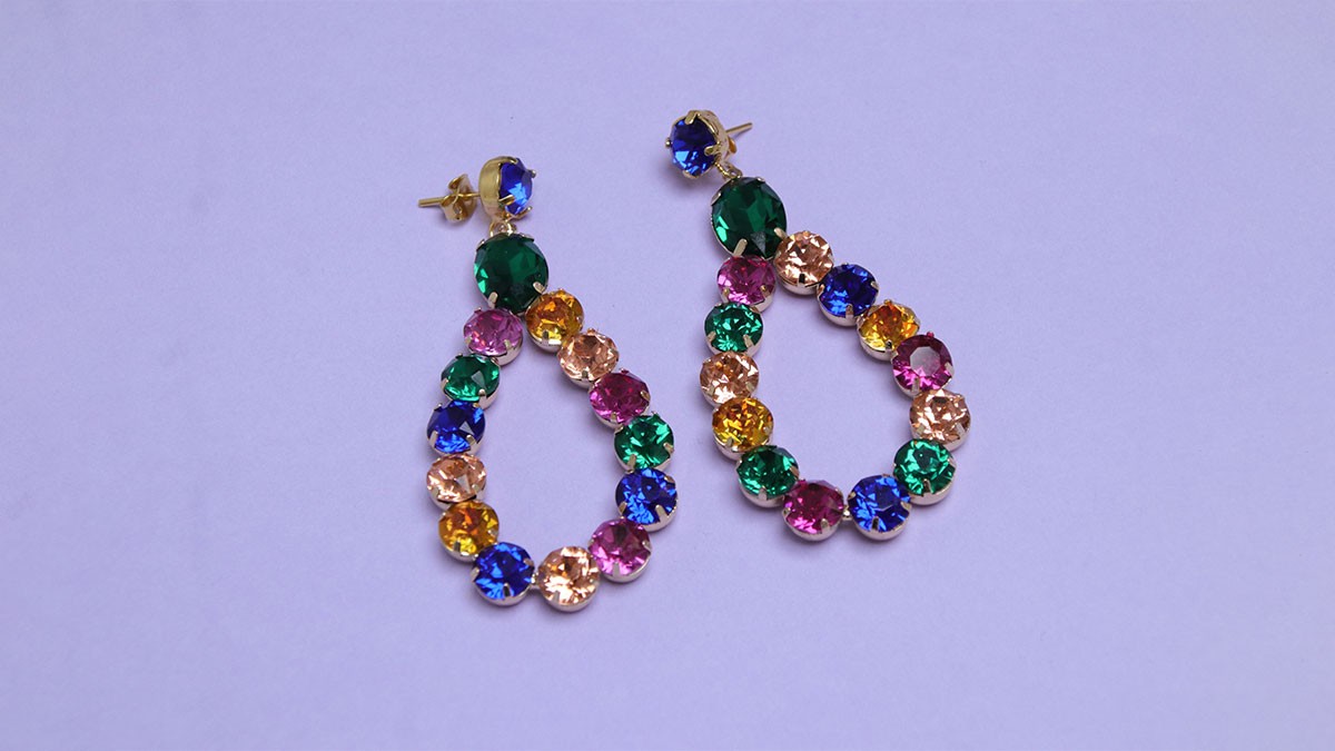 Boucles d'oreilles pendantes en cristaux Aurora : Etape 3