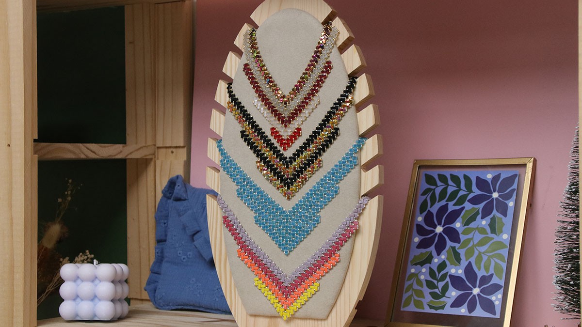 Schéma Collier en pointe avec Miyuki Half Tila