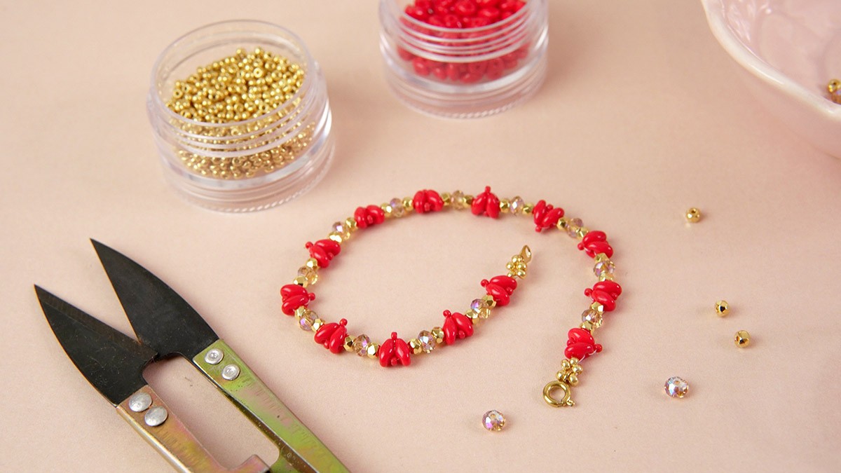 Schéma Bracelet coeurs en perles Superduo rouge