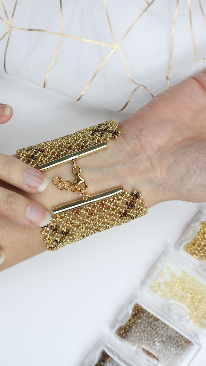 Schéma Bracelet manchette en pondo stitch doré