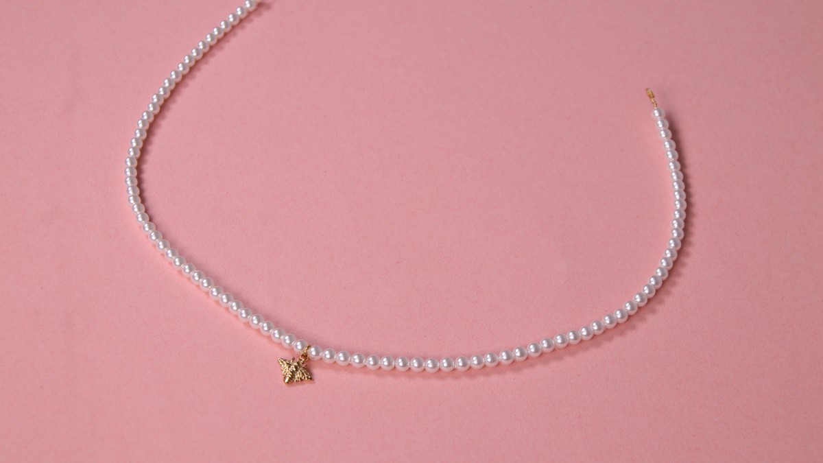 Collier multirangs avec chaînes et perles nacrées : Etape 5 Collier multirangs avec chaînes et perles nacrées : Etape 5