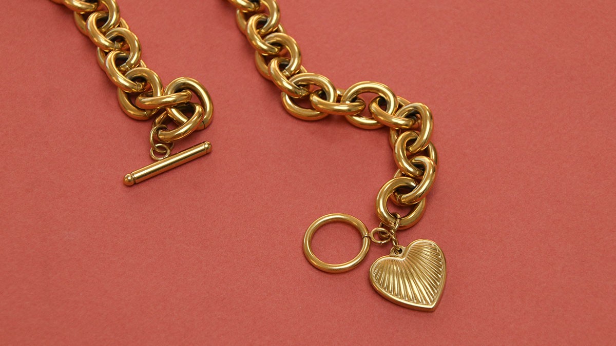 Collier avec fermoir T et pendentif coeur : Etape 2