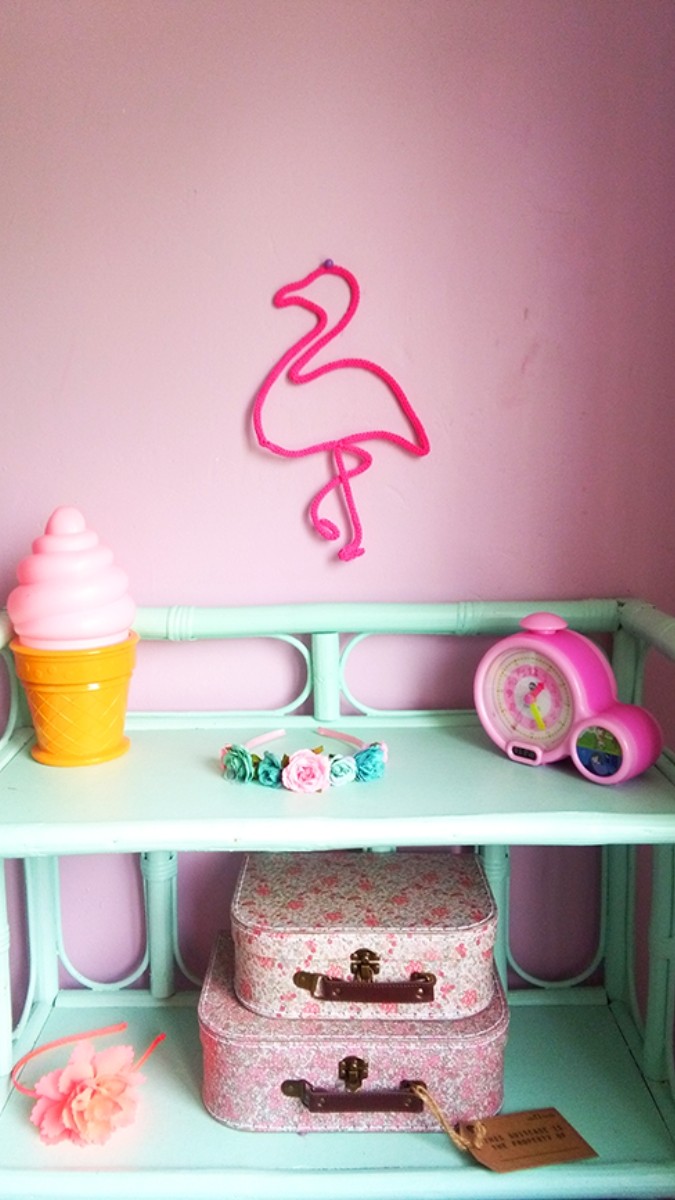 Schéma DIY déco - réaliser un flamant rose au tricotin