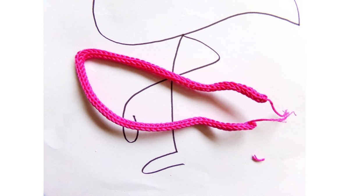 DIY déco - réaliser un flamant rose au tricotin : Etape 5