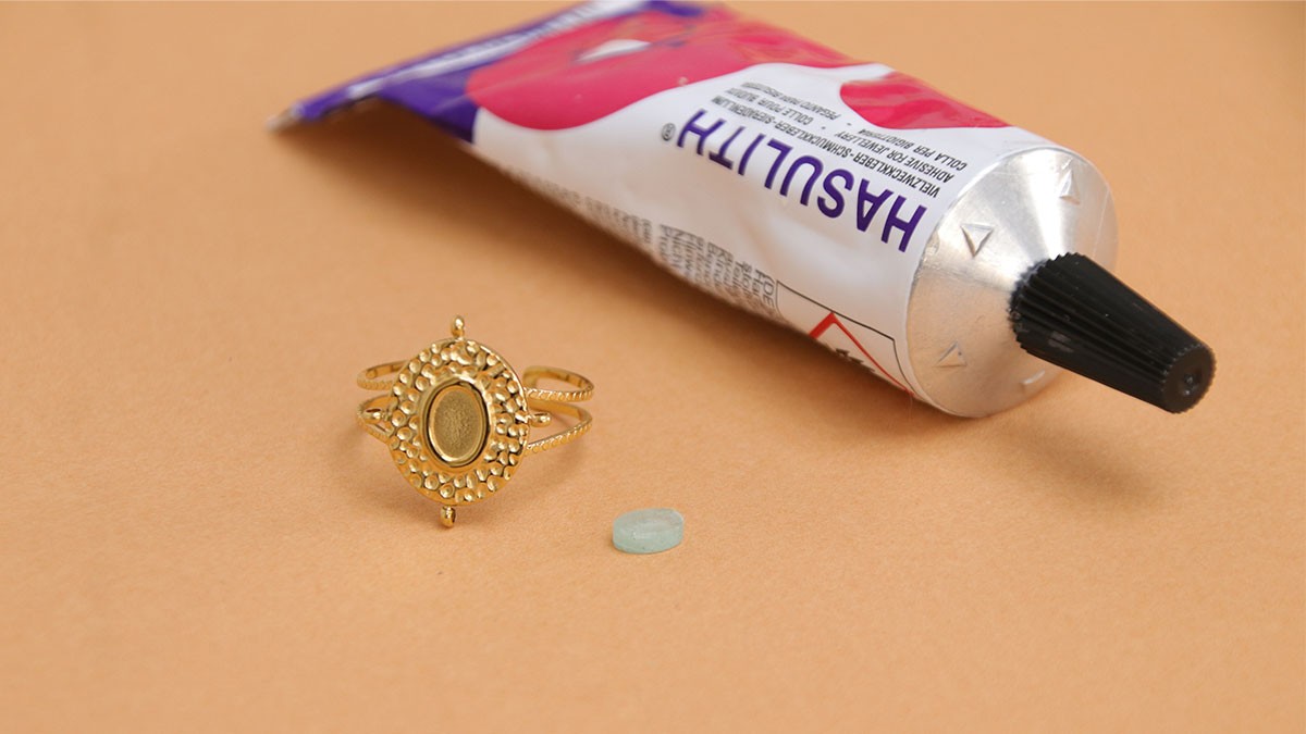 Bague ovale avec cabochon et perles en Amazonite : Etape 1