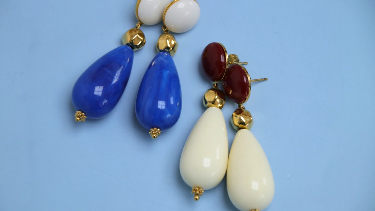 Boucles d'oreilles avec perles poire en résine : Etape 3 Boucles d'oreilles avec perles poire en résine : Etape 3