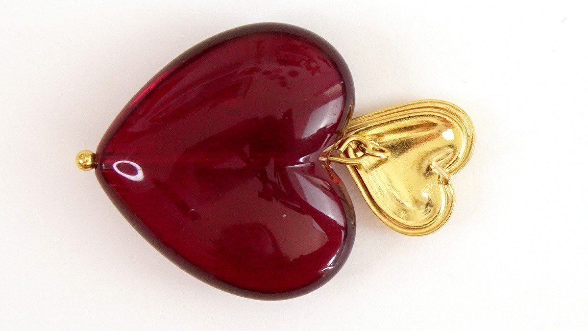 Boucles d'oreilles maxi coeurs en résine : Etape 4 Boucles d'oreilles maxi coeurs en résine : Etape 4