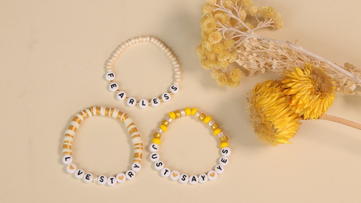 Bracelets d'amitié avec perles lettres et perles Heishi : Etape 6 Bracelets d'amitié avec perles lettres et perles Heishi : Etape 6