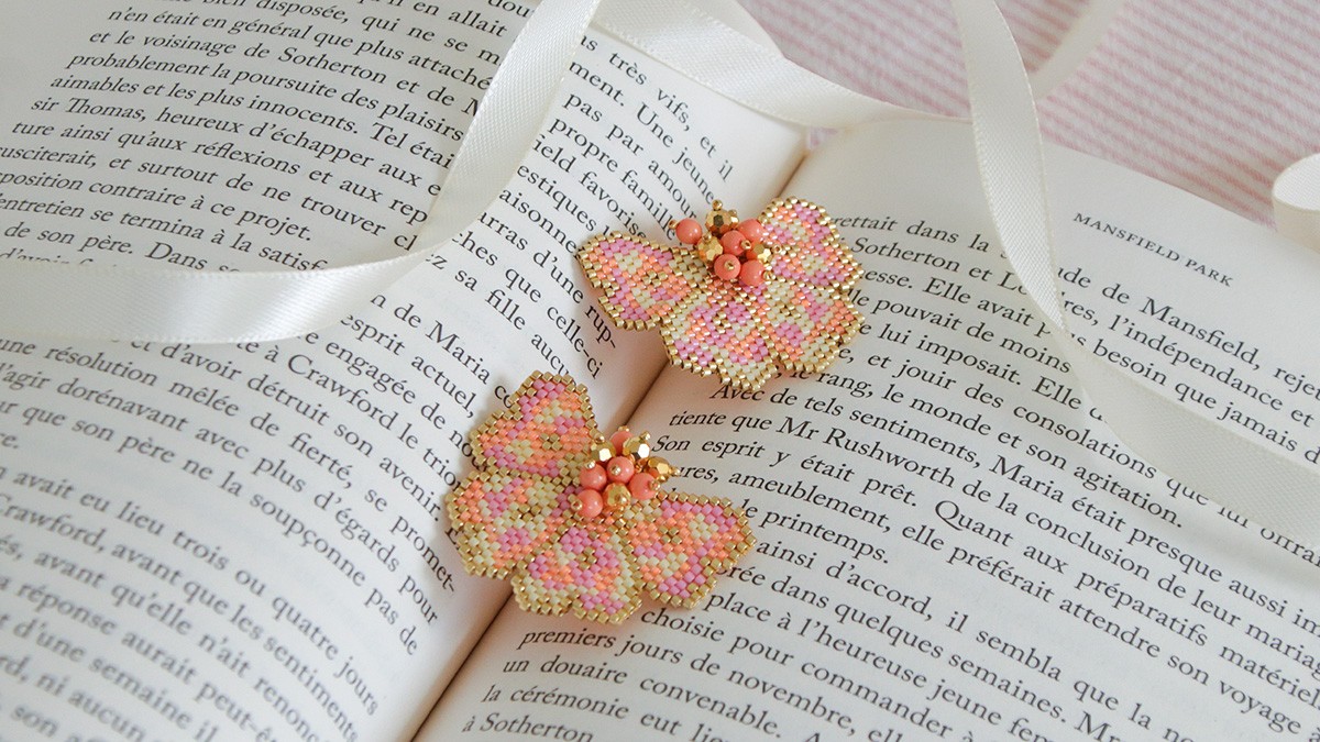 Boucles d'oreilles fleurs en tissage Brick Stitch
