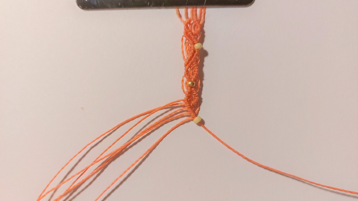 Bracelet d'été en micro-macramé : Etape 12 Bracelet d'été en micro-macramé : Etape 12