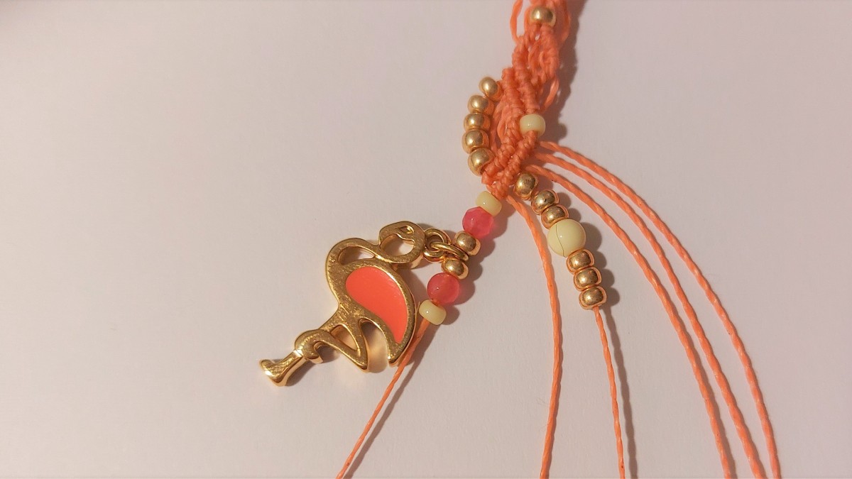 Bracelet d'été en micro-macramé : Etape 16 Bracelet d'été en micro-macramé : Etape 16