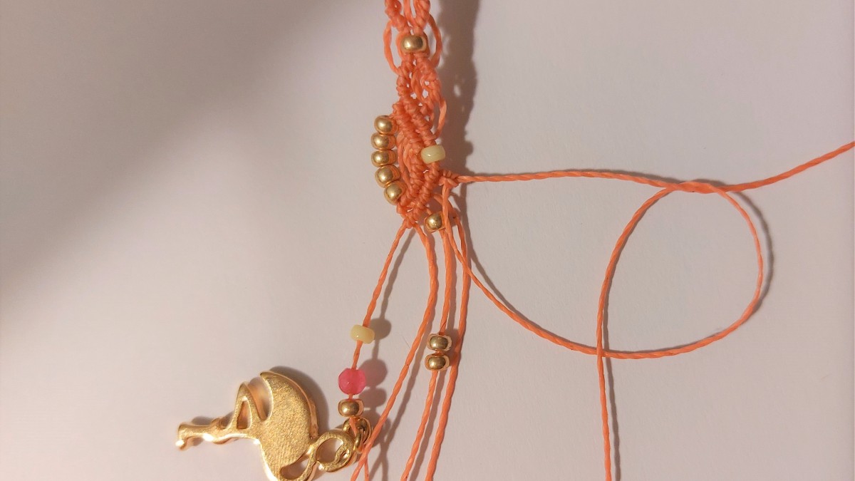 Bracelet d'été en micro-macramé : Etape 17 Bracelet d'été en micro-macramé : Etape 17
