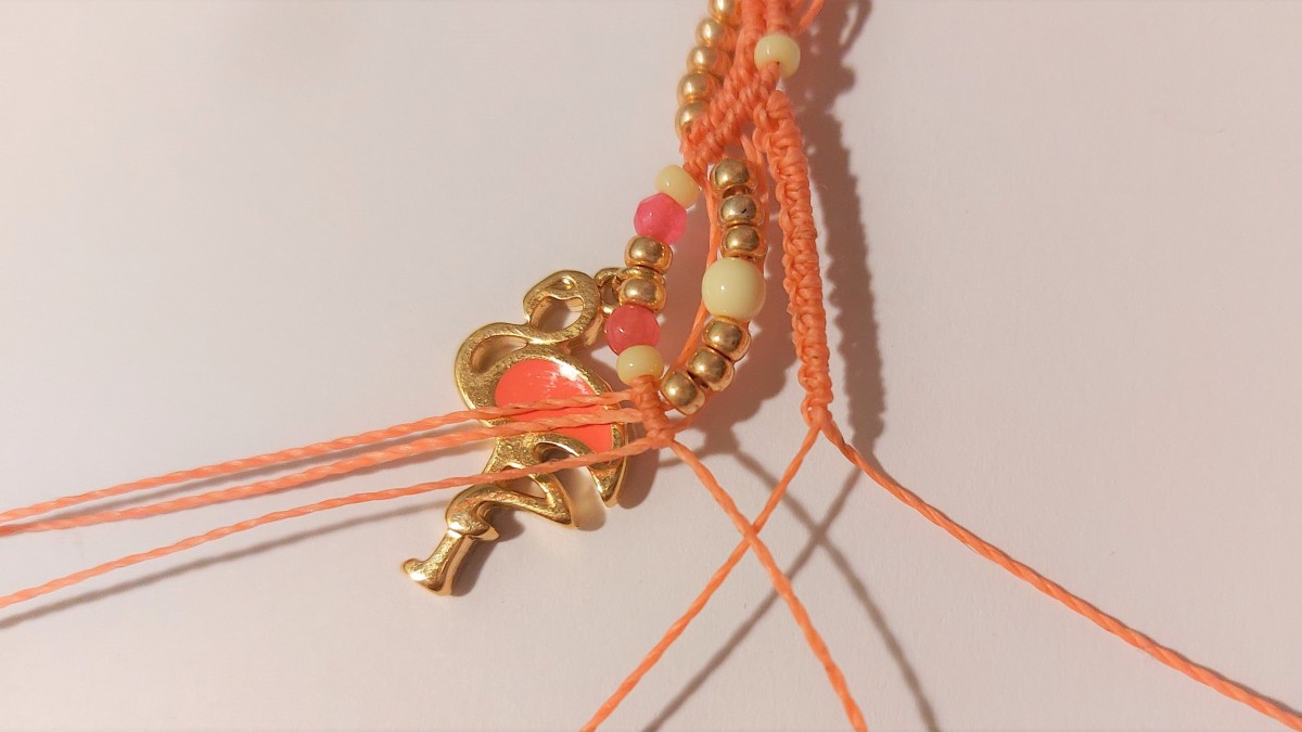 Bracelet d'été en micro-macramé : Etape 20 Bracelet d'été en micro-macramé : Etape 20