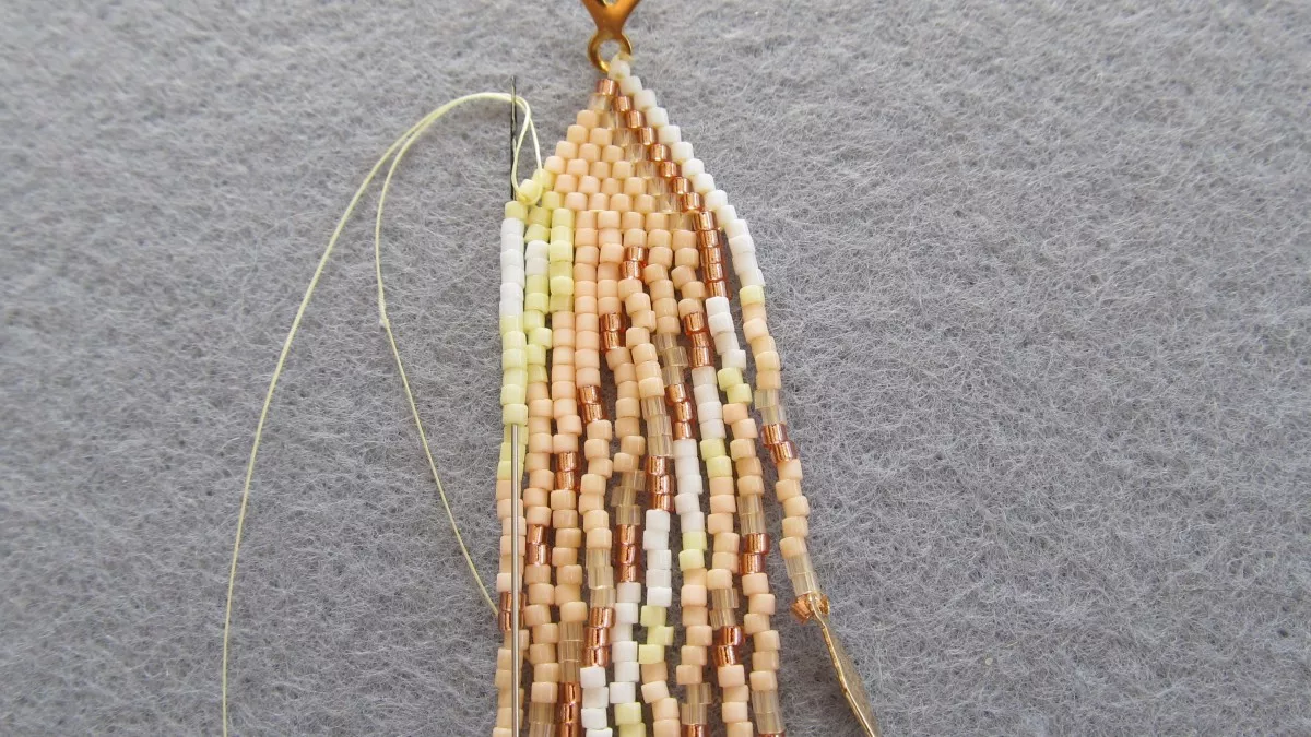 Boucles d'oreilles franges en perles Miyuki : Etape 7