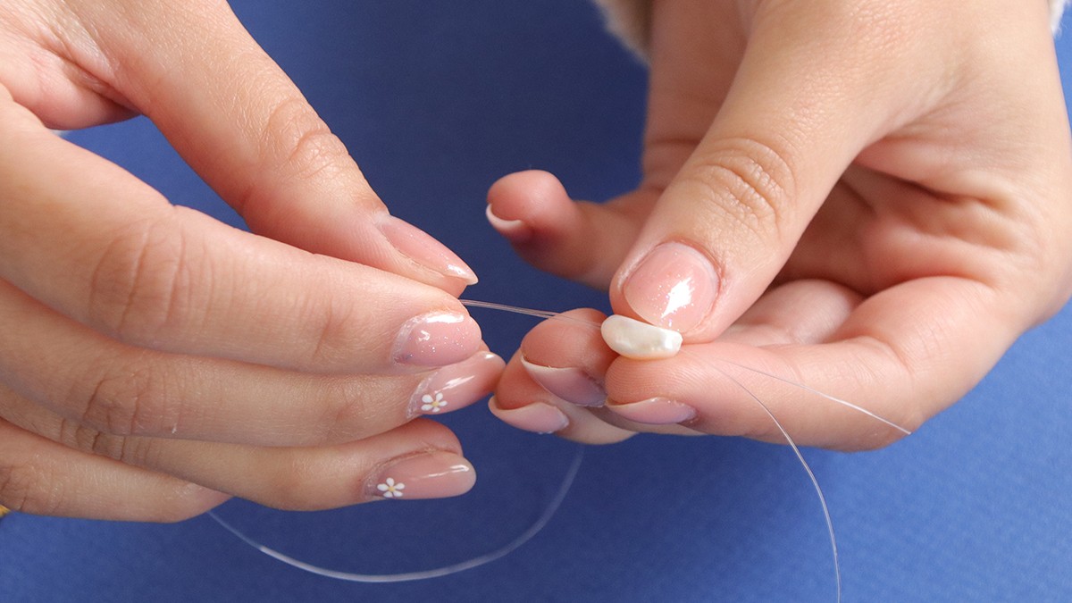 Boucles d'oreilles pendantes en perles d'eau douce : Etape 3