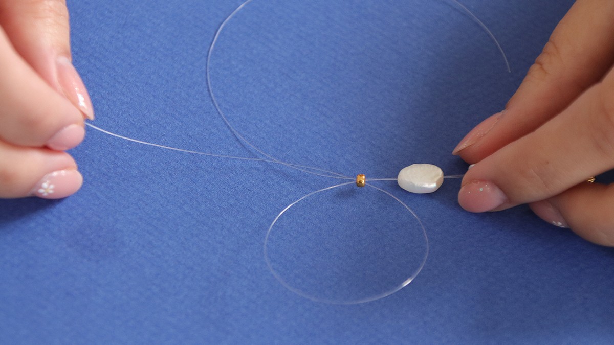 Boucles d'oreilles pendantes en perles d'eau douce : Etape 5