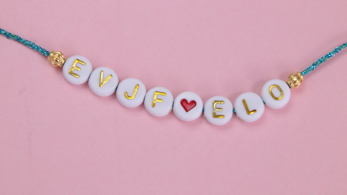 Bracelets EVJF avec fil métallisé et perles lettres : Etape 1